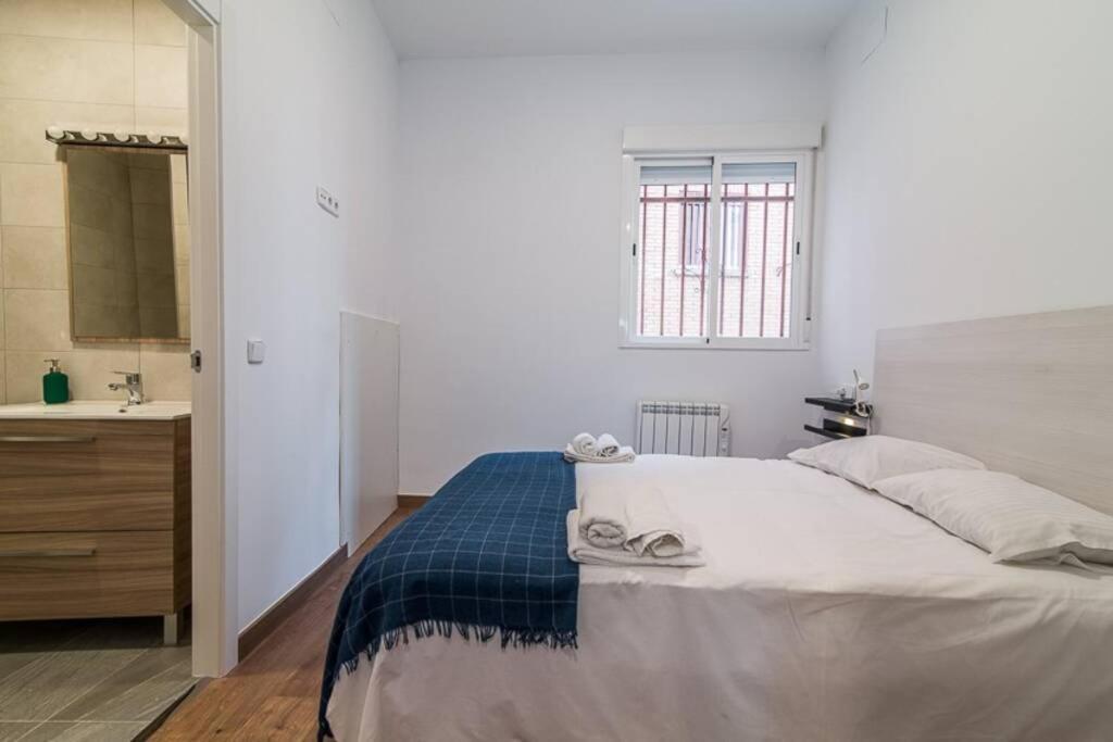 #15PIN-1 Apartamento de un dormitorio en Tetuán Madrid Exterior foto